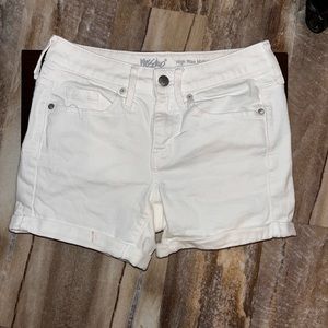 white Jean shorts, size 00, worn ones, without tags